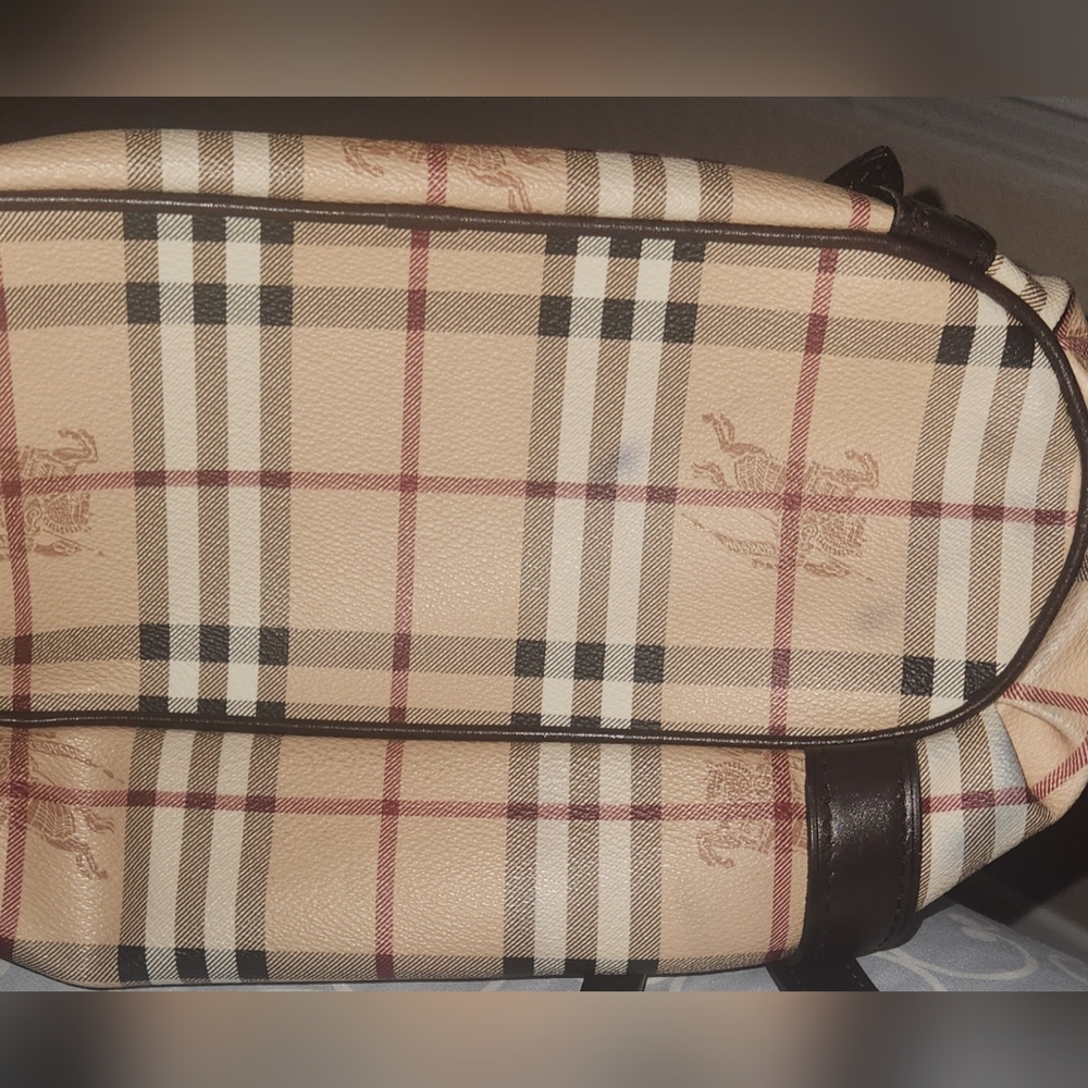 Authentic Burberry checkered bag - Picture 3 of 8